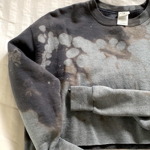 Cropped Bleached sweatshirt - Picture 2 of 2